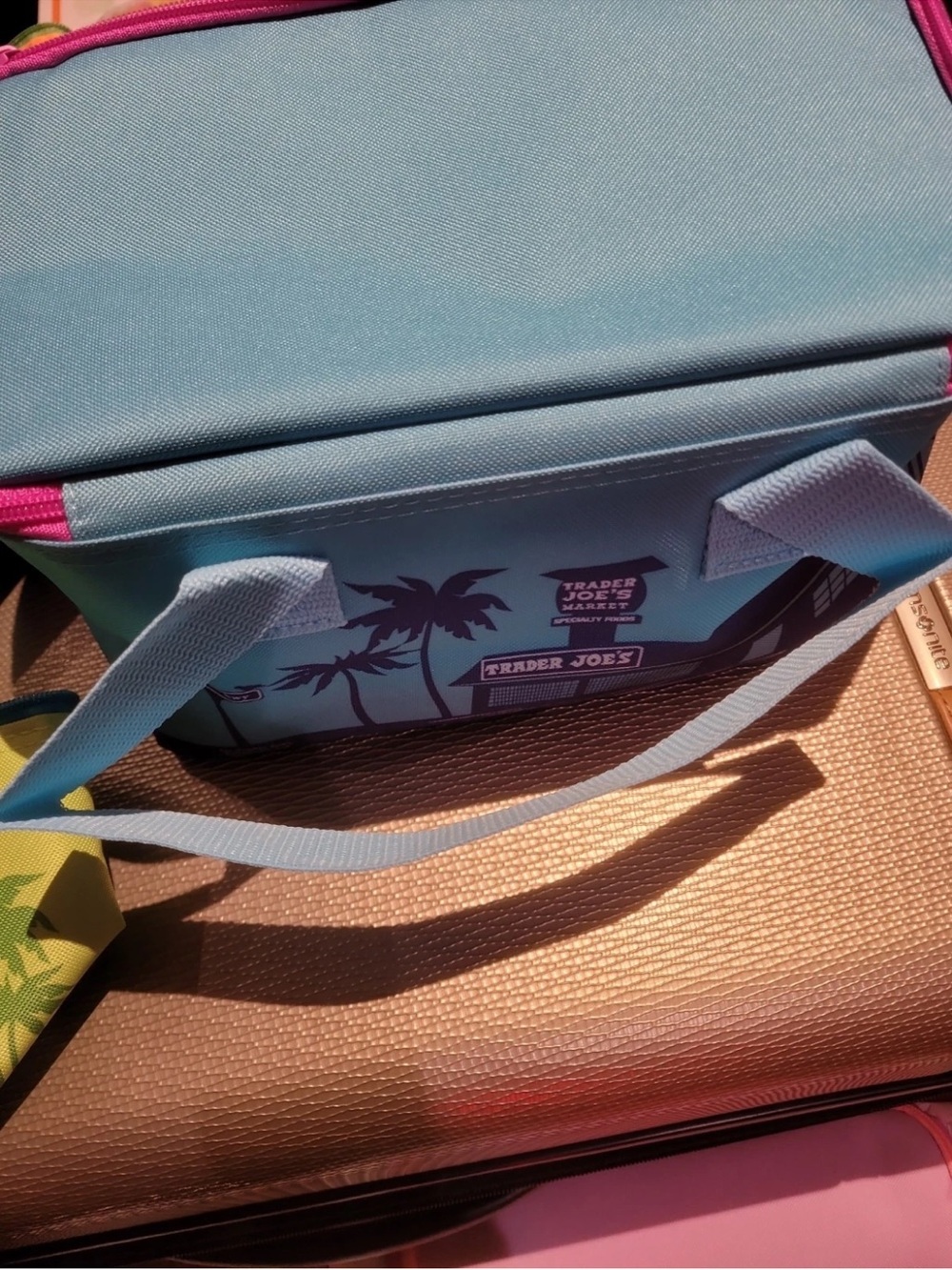 One Trader Joe’s Mini Insulated Bag Cooler BNWT 1.5 Gal Blue & Pink - Picture 3 of 3